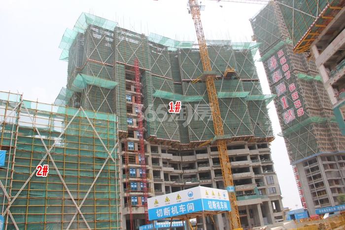 世茂天宸1、2号楼施工进度 2015年7月摄