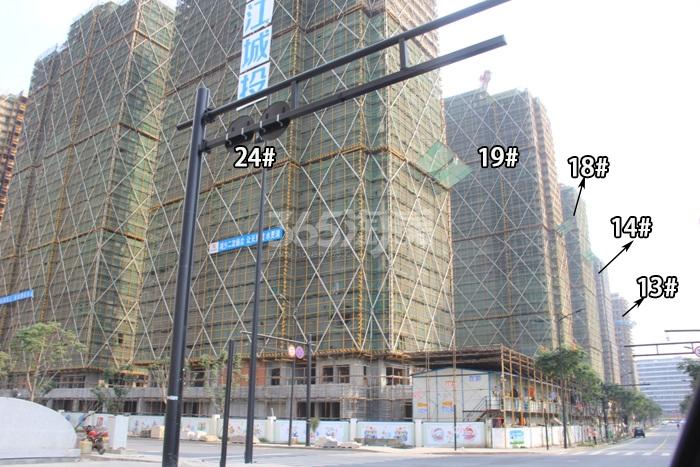 滨江万家名城二期13、14、18、19、24号楼施工实景图 2015年10月摄